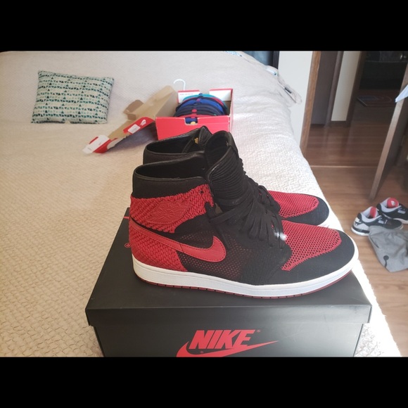 Gently worn Jordan 1 Retro High Flyknit Bred - Picture 2 of 4